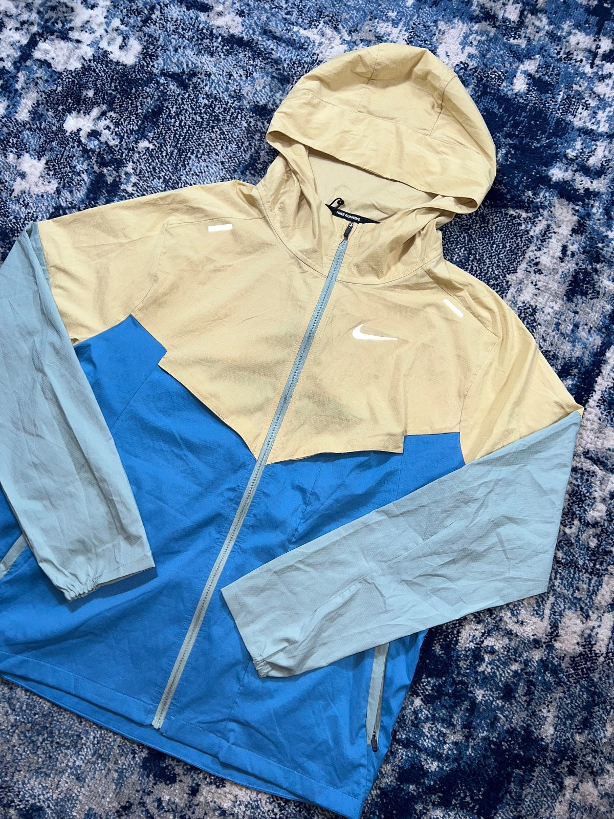 Nike Repel UV Packable Windrunner Jacket – Blue, Men's Medium in Blue, men's Medium – detail view