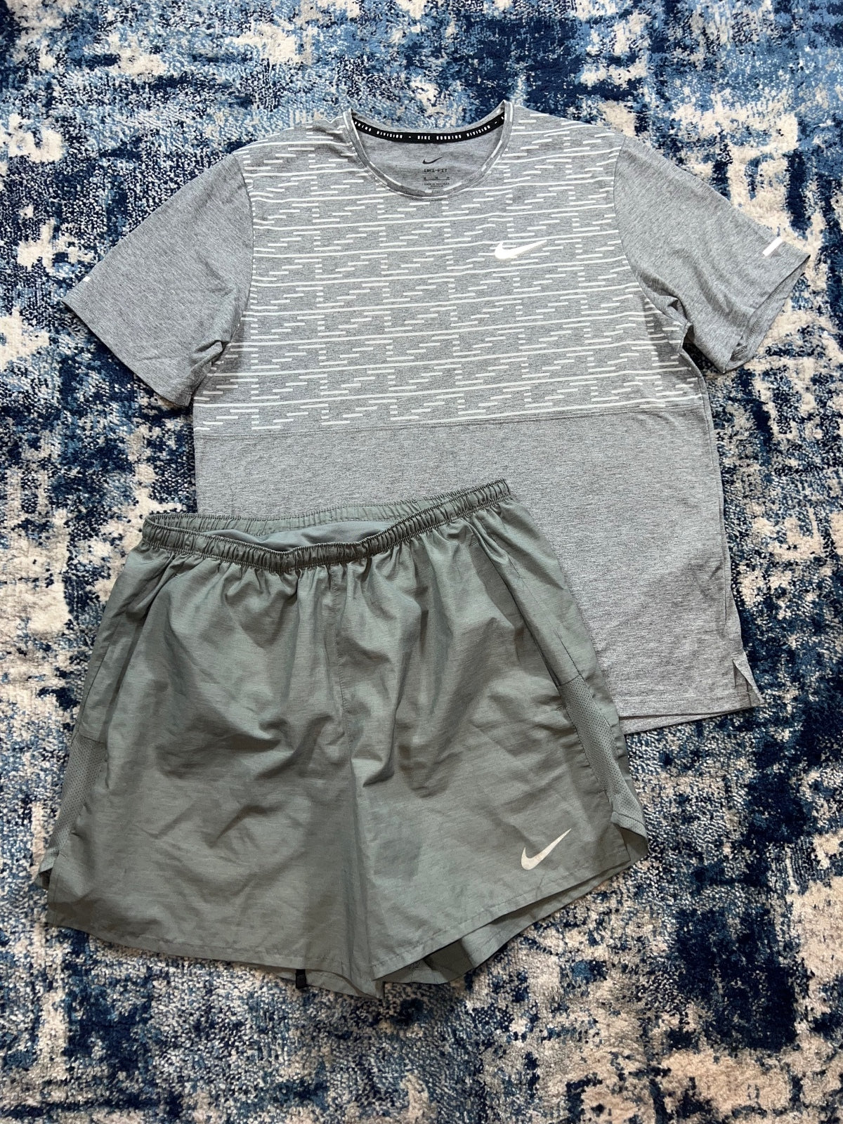 Nike Running Division T-Shirt / Challenger Shorts Running Gym Set - product image