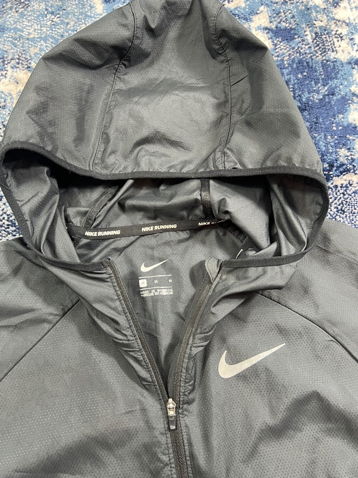Nike Essentials Windrunner Jacket – Black, Men's Medium in Black, men's Medium – detail view