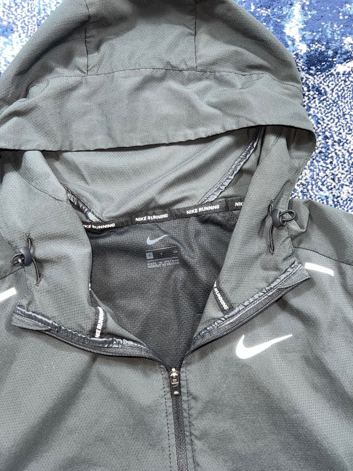 Nike Repel Miler Packable Windrunner Jacket – Black, Men's Small in Black, men's Small – detail view