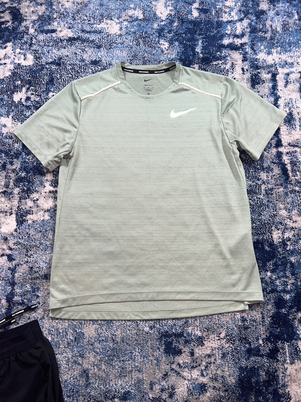 Nike Miler T Shirt / Flex Stride Shorts Running Gym Set – Green, Men's Medium in Green, men's Medium – detail view