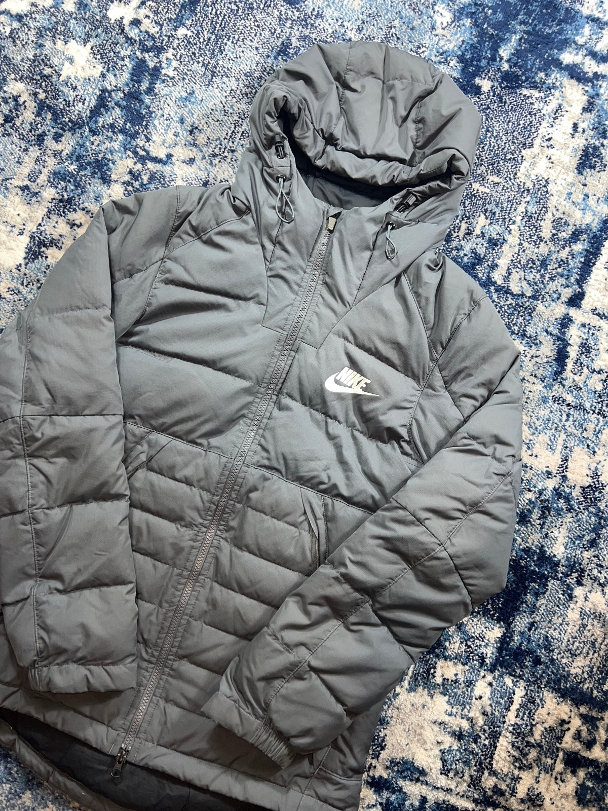 Nike Grey Puffer Jacket Small Men’s - product image