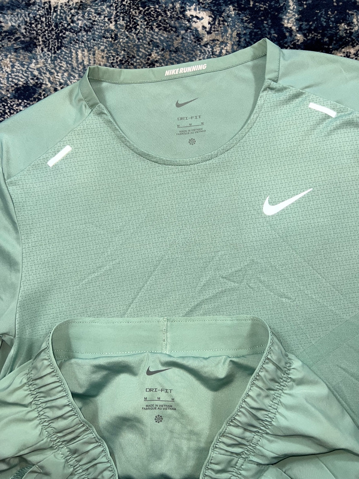 Nike Rise 365 Miler T-Shirt / Challenger Shorts Running Gym Set - product image