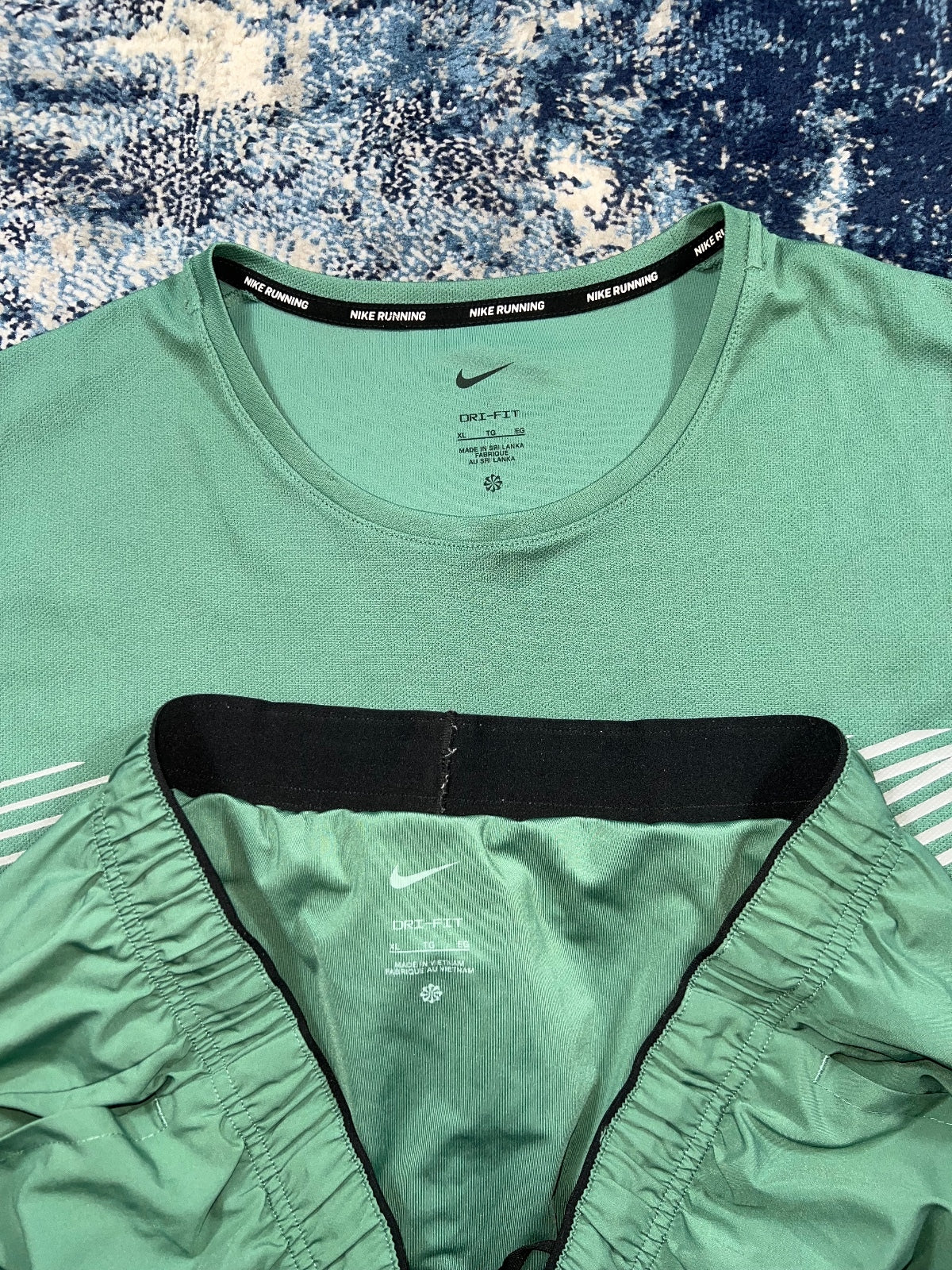 Nike Flash Miler T Shirt / Challenger Shorts Running Gym Set – Teal Green, Men's XL in Teal Green, men's XL – detail view