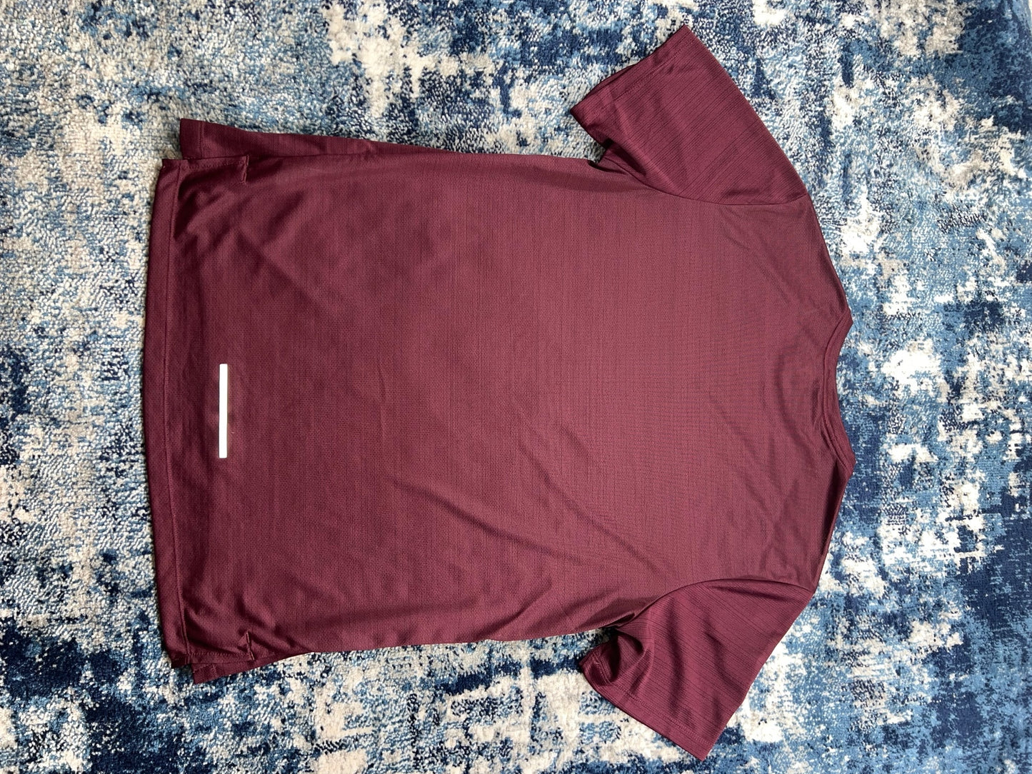 Nike Miler T Shirt / Challenger Shorts Running Gym Set – Burgundy, Men's Small in Burgundy, men's Small – detail view