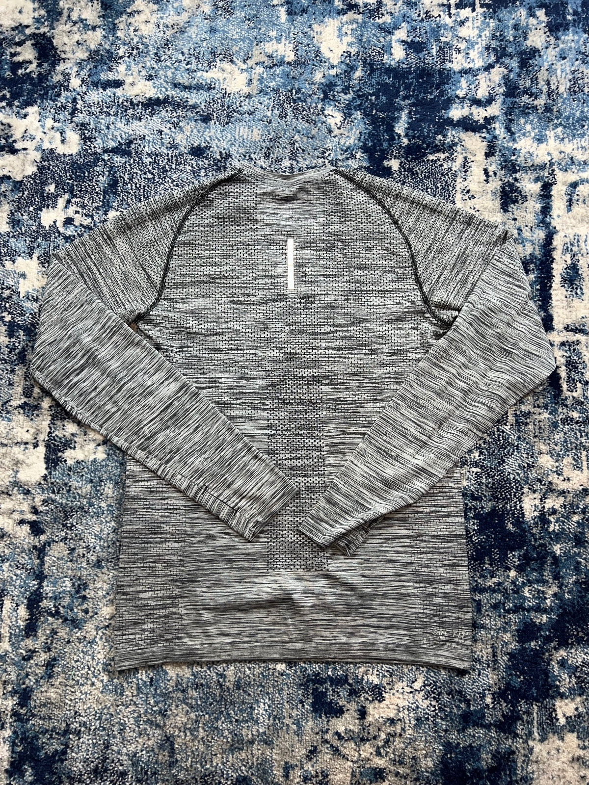 Nike Tech Knit Long Sleeved T-Shirt Charcoal Grey Small Men's - product image