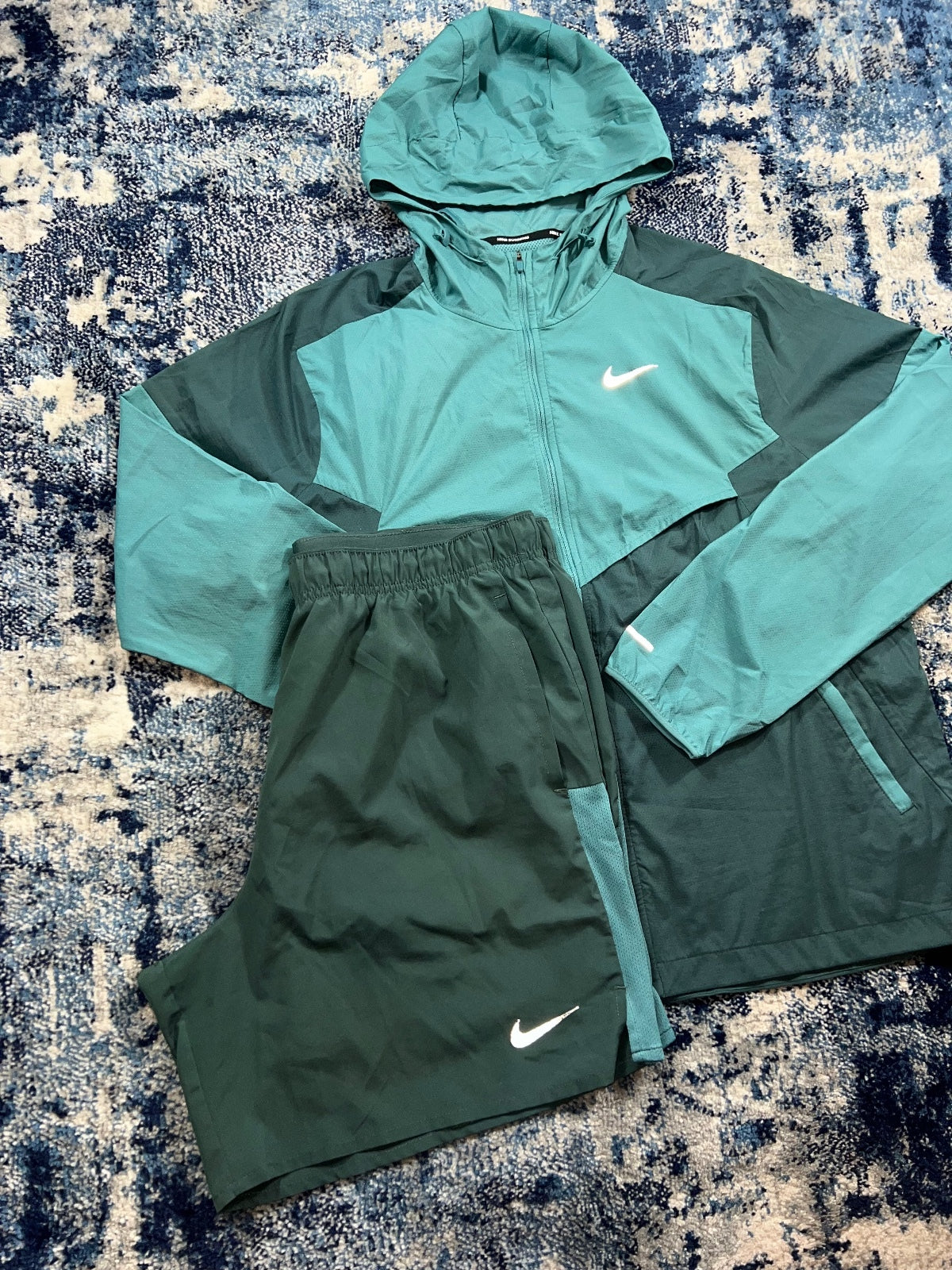 Nike Repel Miler Packable Windrunner / Challenger Shorts Running Gym Set – DarkGreen, Men's Large in DarkGreen, men's Large…