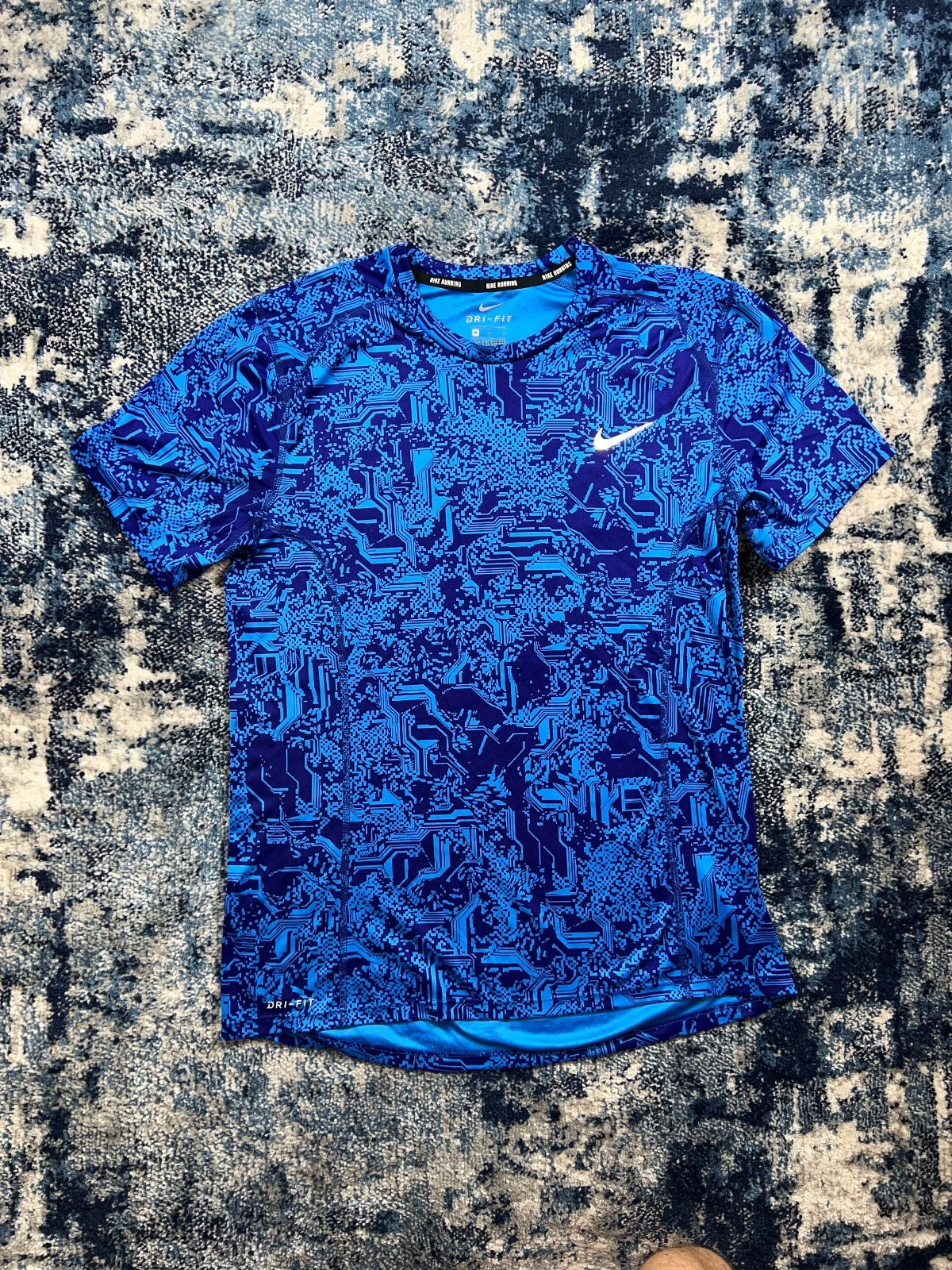 Nike Liquid Camo Digital Miler T Shirt – Blue, Men's Medium in Blue, men's Medium – front view