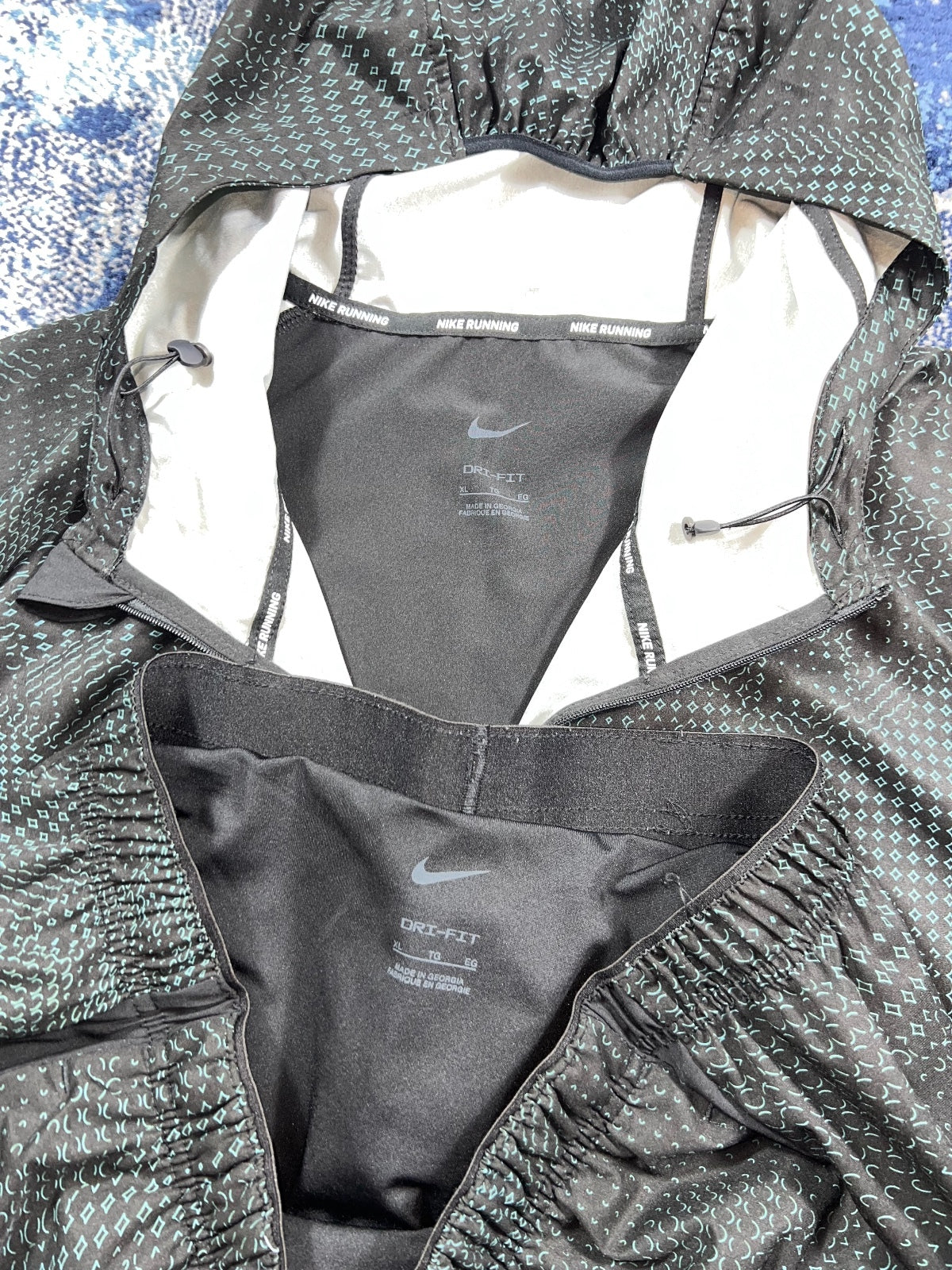 Nike Festival Repel Miler Windrunner 3 Piece Tracksuit Set – DarkGreen, Men's XL in DarkGreen, men's XL – detail view