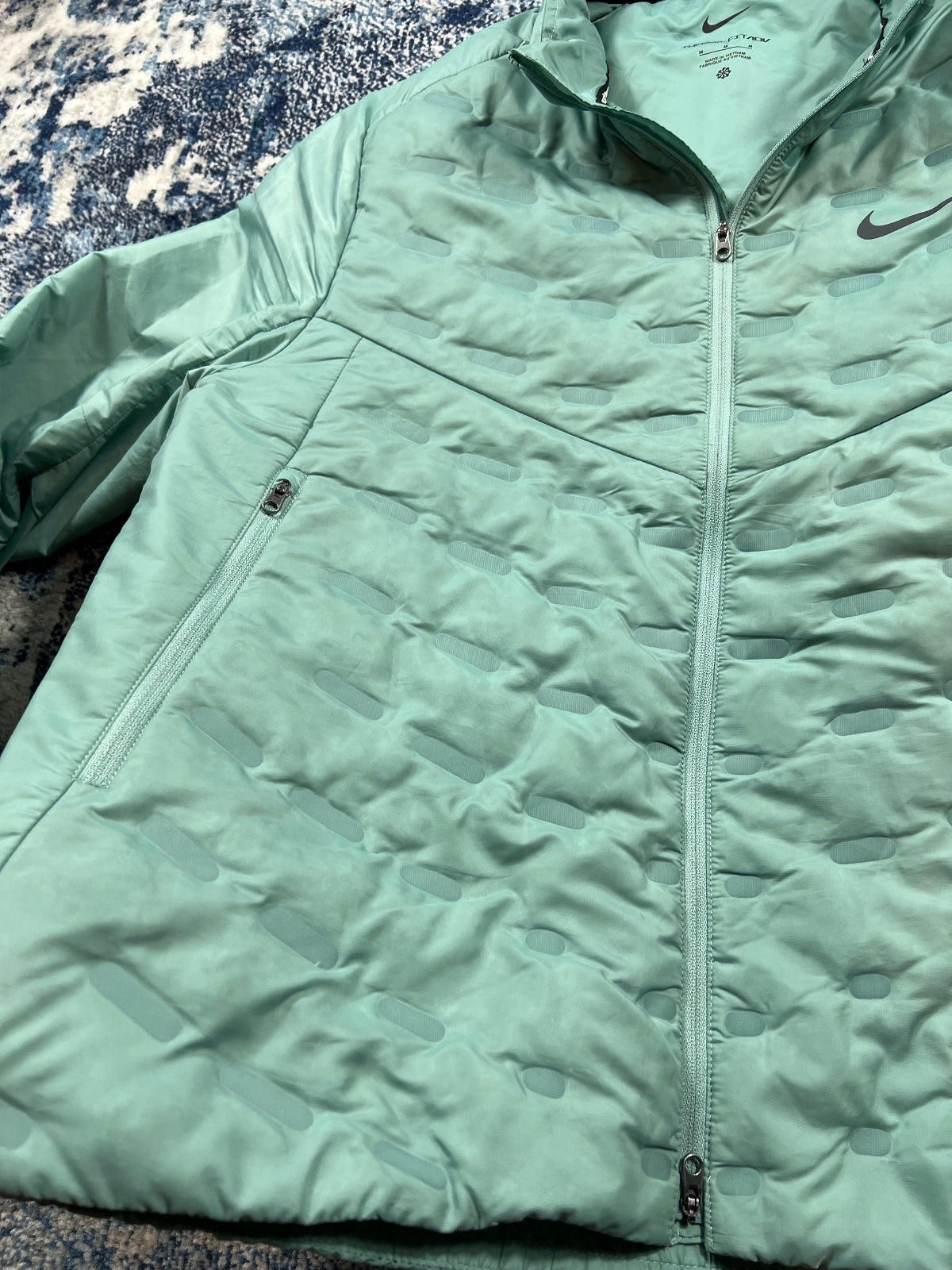 Nike Therma Fit ADV Aeroloft Repel Down Running Jacket – Green, Men's Medium in Green, men's Medium – detail view