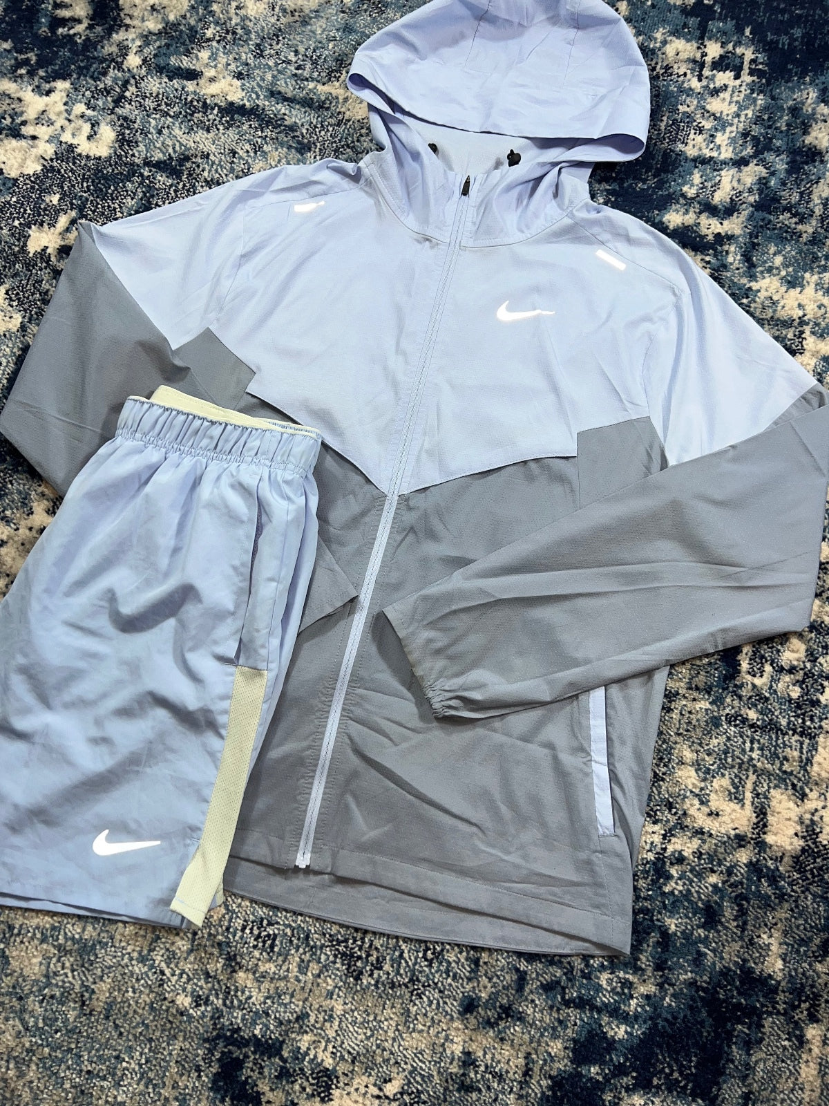 Nike Packable Repel Miler Windrunner Jacket / Challenger Shorts Set – LightBlue, Men's Small in LightBlue, men's Small –…